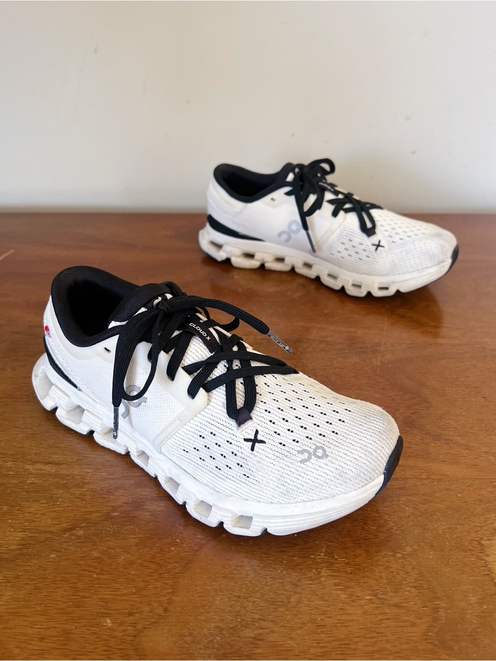 ON Running • Cloud X 4 running shoes Ivory / Black white sneakers athletic
